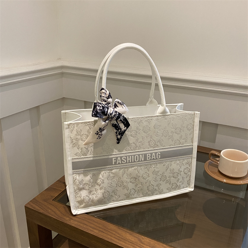 กระเป๋าโท้ทผู้หญิงสุดหรู ดีไซน - Luxury Bags Shopping บทวิจารณ์และราคา