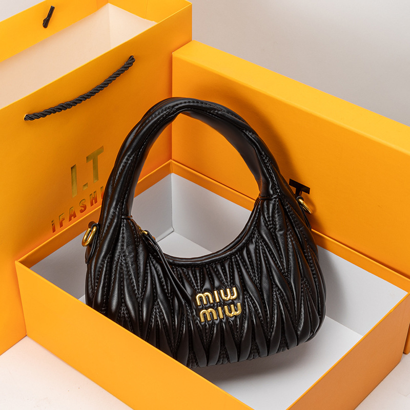 กระเป๋าทรงพระจันทร์เสี้ยวรุ่นใ - Luxury Bags Dior บทวิจารณ์และราคา