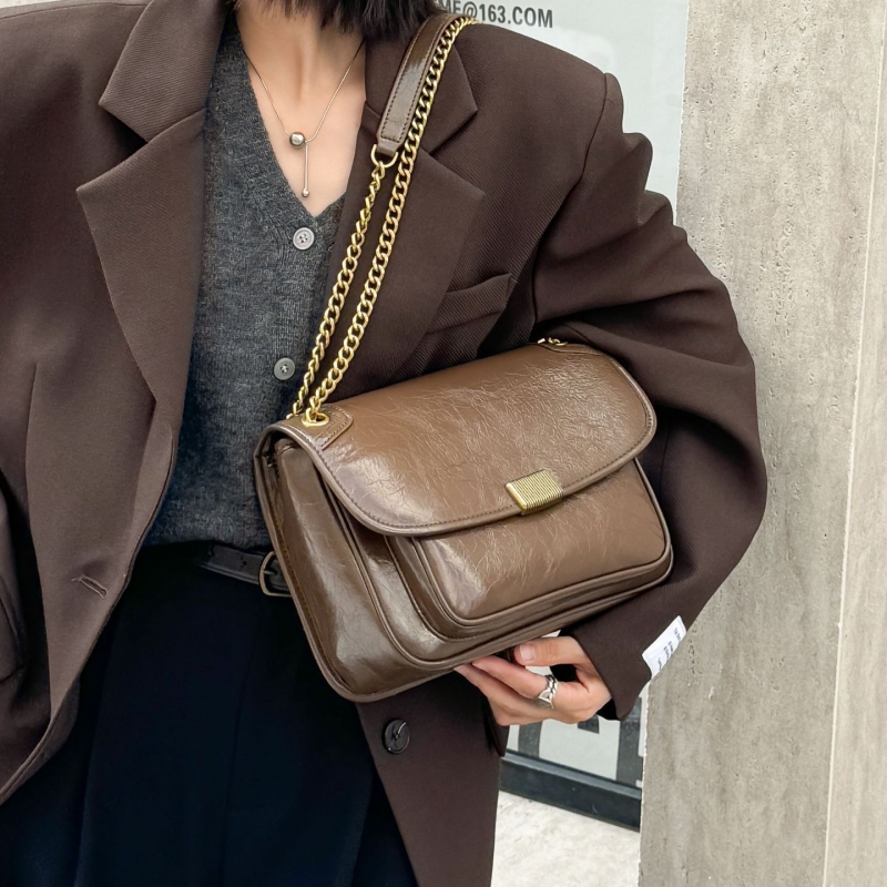 กระเป๋าถือหรูหราสำหรับผู้หญิง  - Luxury Bags Trend 2025 บทวิจารณ์และราคา