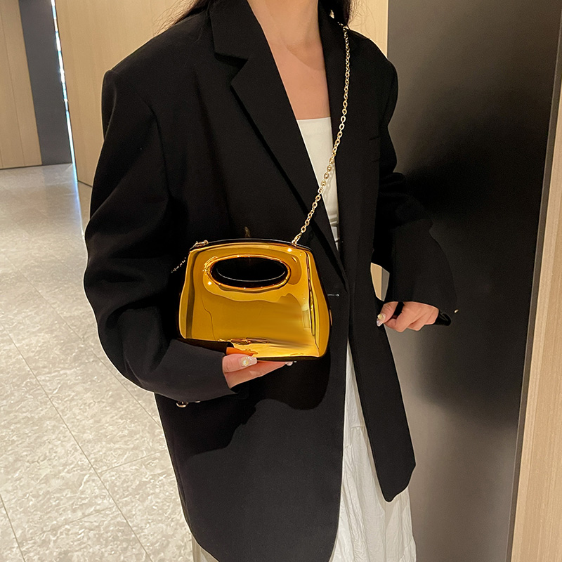 กระเป๋ากระเป๋าถืองานเลี้ยงกลาง - Luxury Bags Consignment บทวิจารณ์และราคา