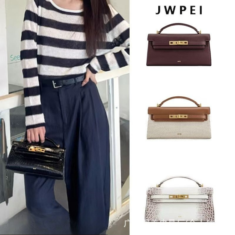 กระเป๋าถือหนังลายจระเข้สำหรับผ - Structured Handbag Top Handle บทวิจารณ์และราคา