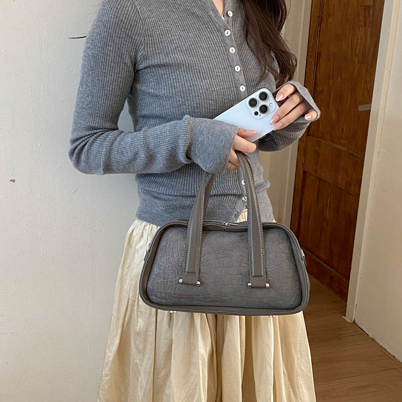 กระเป๋าถือมินิบอสตันลายหนังจระ - Luxury Bags Consignment บทวิจารณ์และราคา