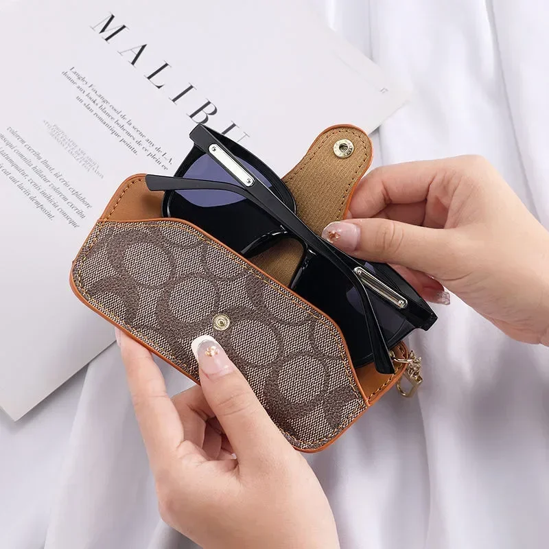 กระเป๋าใส่แว่นตาหนังพิมพ์ลายวิ - Luxury Bags Consignment บทวิจารณ์และราคา
